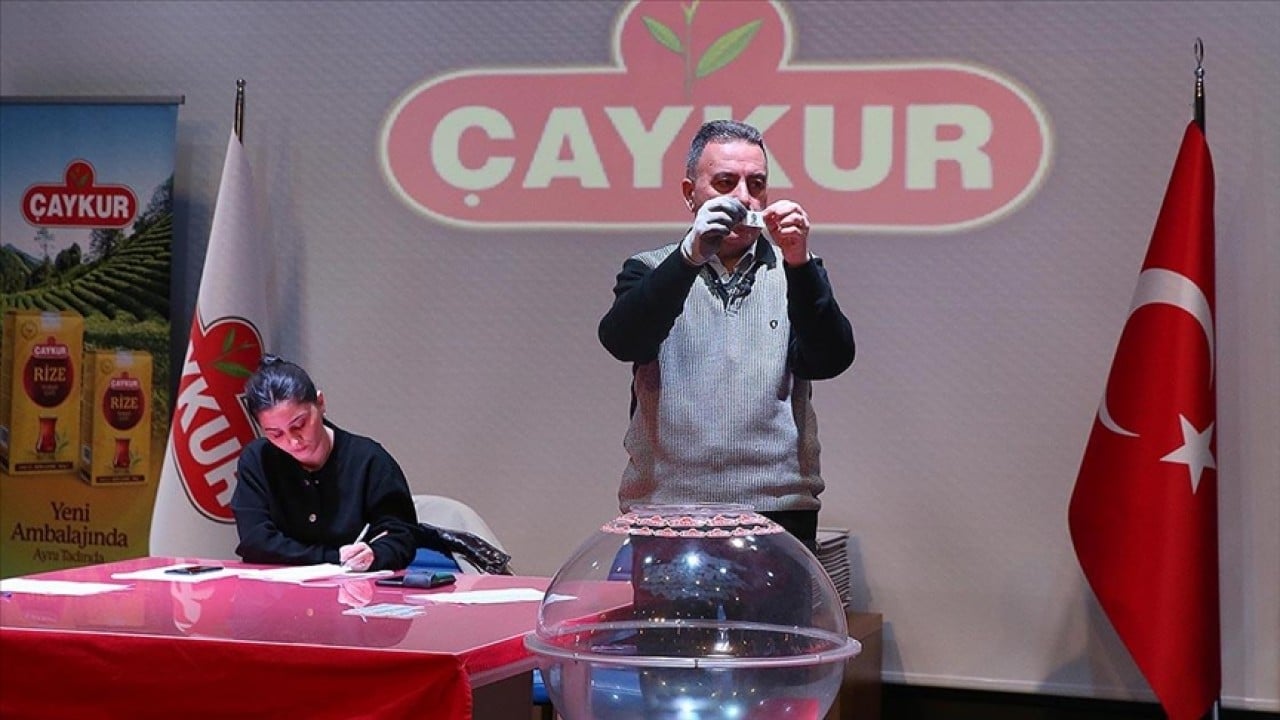 Foto - Resmi Gazete’de yayımlandı! Geçici işçiler sözleşmeli personel olabilecek