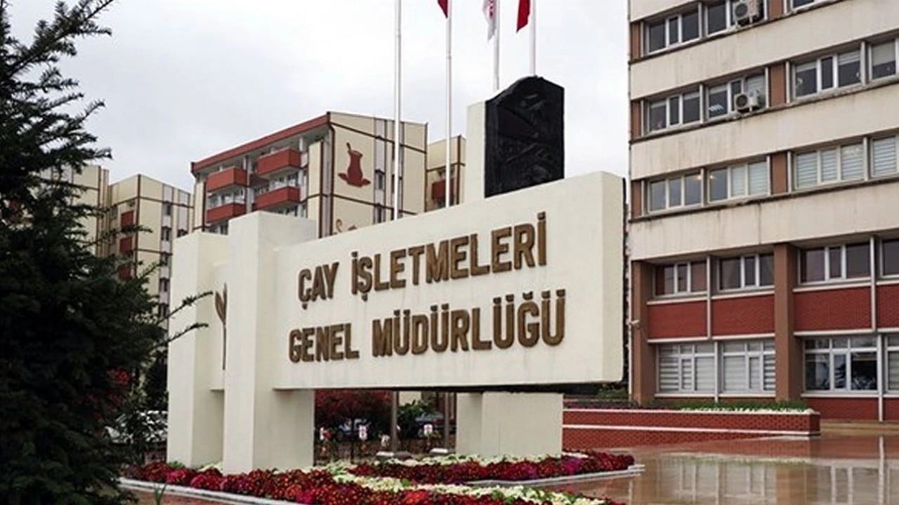 Foto - Resmi Gazete’de yayımlandı! Geçici işçiler sözleşmeli personel olabilecek