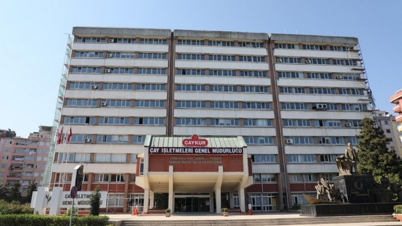 Foto - Resmi Gazete’de yayımlandı! Geçici işçiler sözleşmeli personel olabilecek