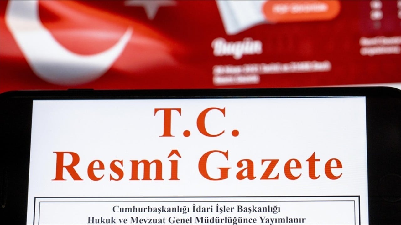 Foto - Resmi Gazete'de yayımlandı! Kamudaki sözleşmeli personelin geçebileceği kadrolar belirlendi