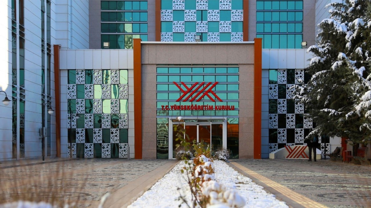 Foto - Resmi Gazete'de yayımlandı! YÖK'ten doktora ve lisansüstü öğrencilere ilişkin düzenleme