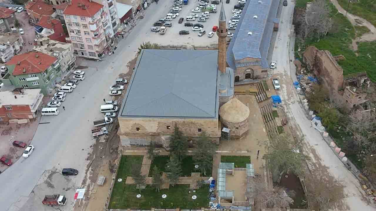Foto - Restorasyon sonrası görüntüleri ortaya çıktı: Asırlık cami cemaatine kavuşuyor