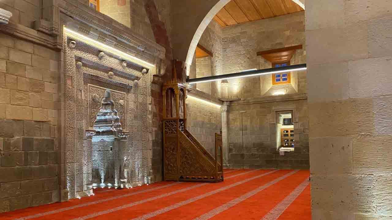 Foto - Restorasyon sonrası görüntüleri ortaya çıktı: Asırlık cami cemaatine kavuşuyor