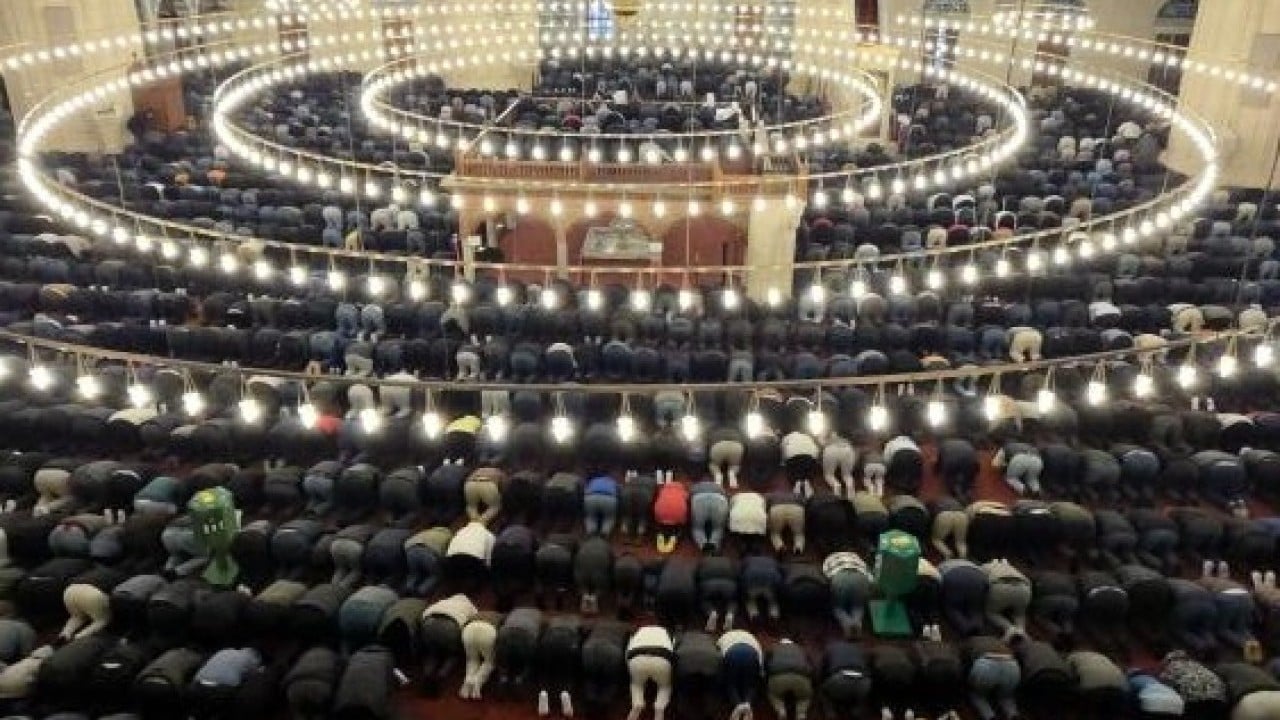 Foto - Restorasyon sonrası ilk bayram namazı Selimiye Camii cemaati ile birlikte bayram yaptı