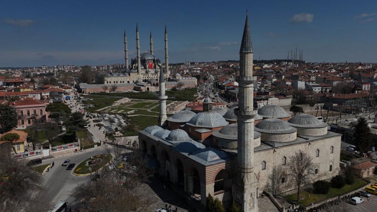 Foto - Restorasyon sonrası ilk bayram namazı Selimiye Camii cemaati ile birlikte bayram yaptı