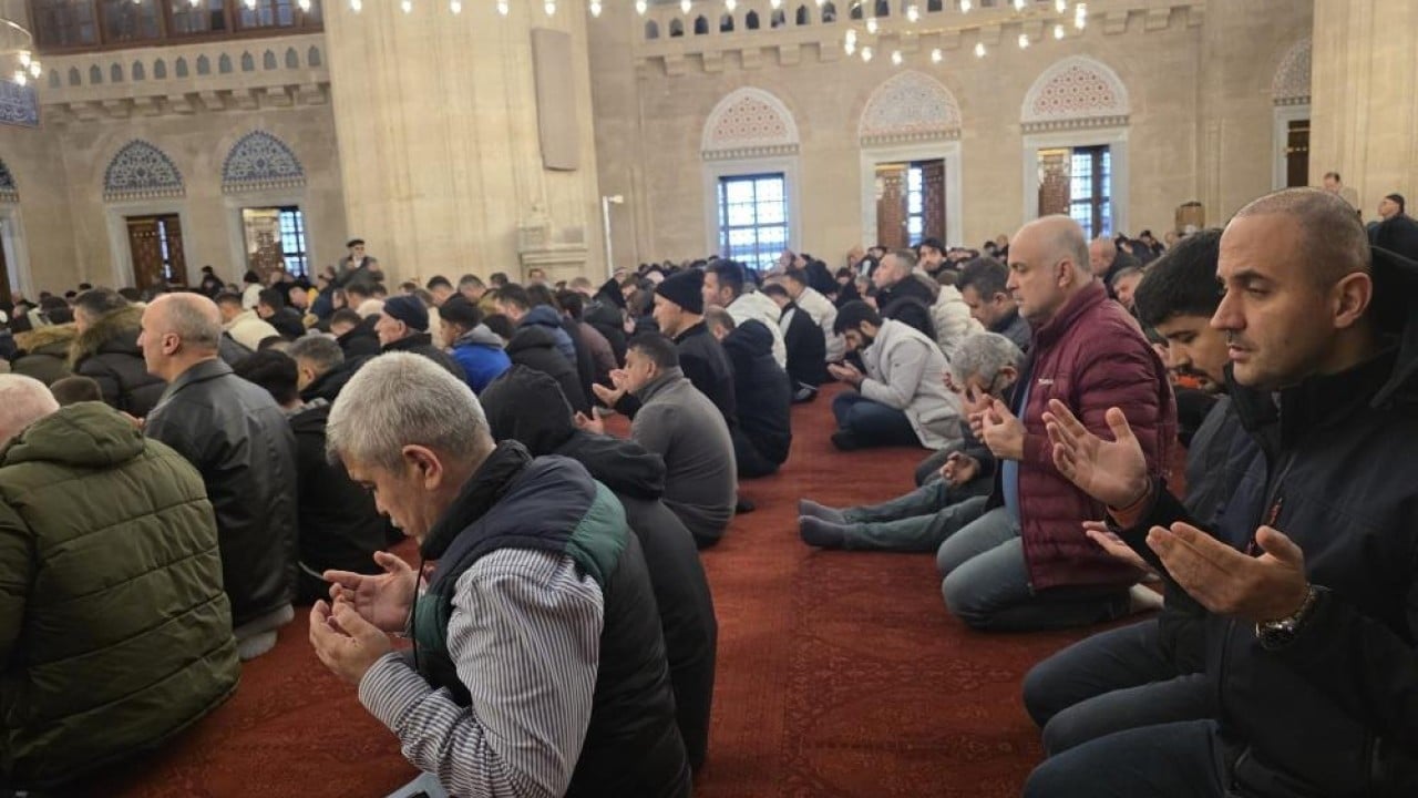Foto - Restorasyon sonrası ilk bayram namazı Selimiye Camii cemaati ile birlikte bayram yaptı