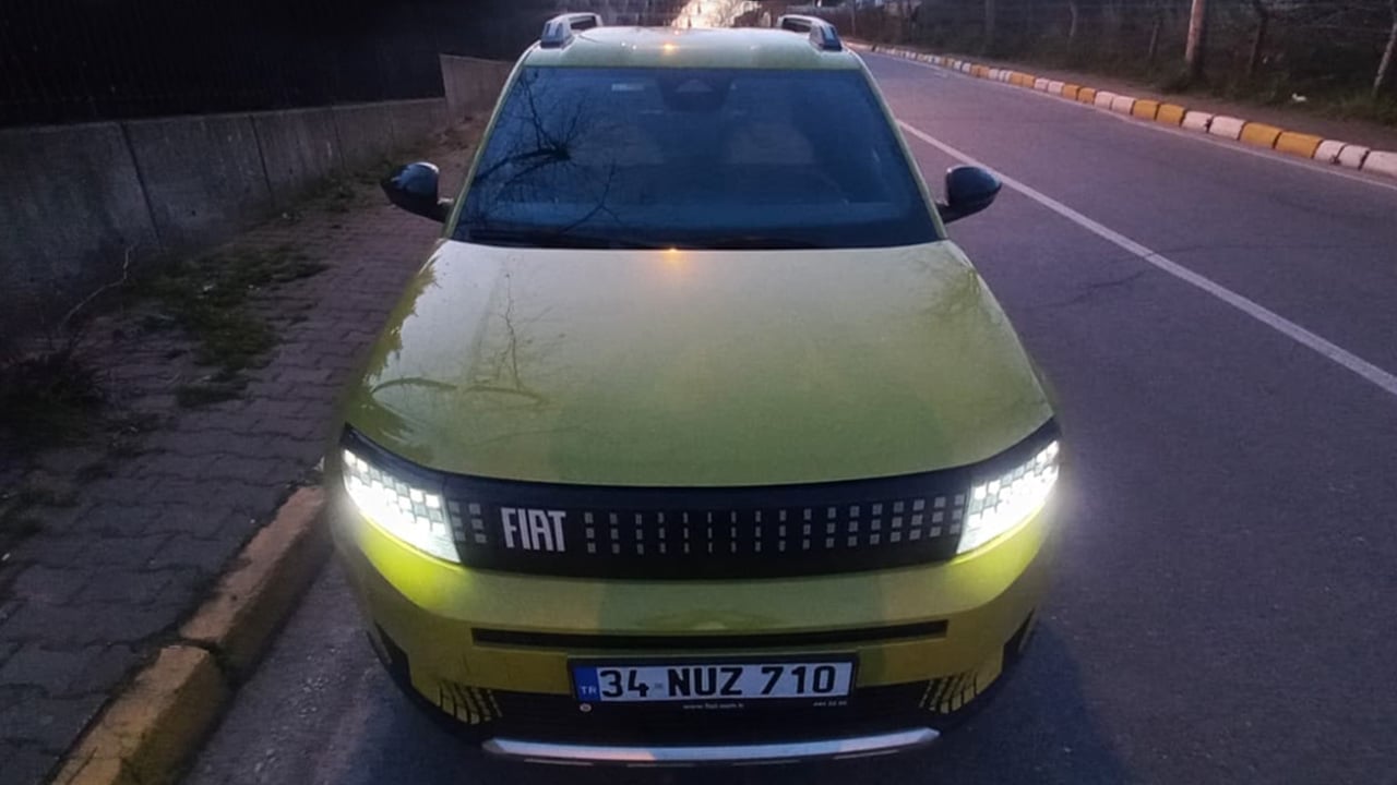 Foto - Retro tasarım, elektrikli güç! Fiat Grande Panda şehir trafiğinde neler sunuyor? 320 km menzil yeter mi?