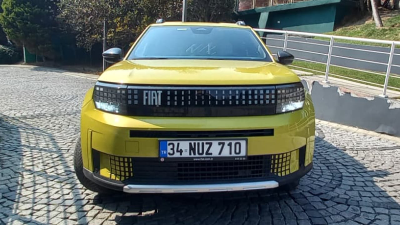 Foto - Retro tasarım, elektrikli güç! Fiat Grande Panda şehir trafiğinde neler sunuyor? 320 km menzil yeter mi?