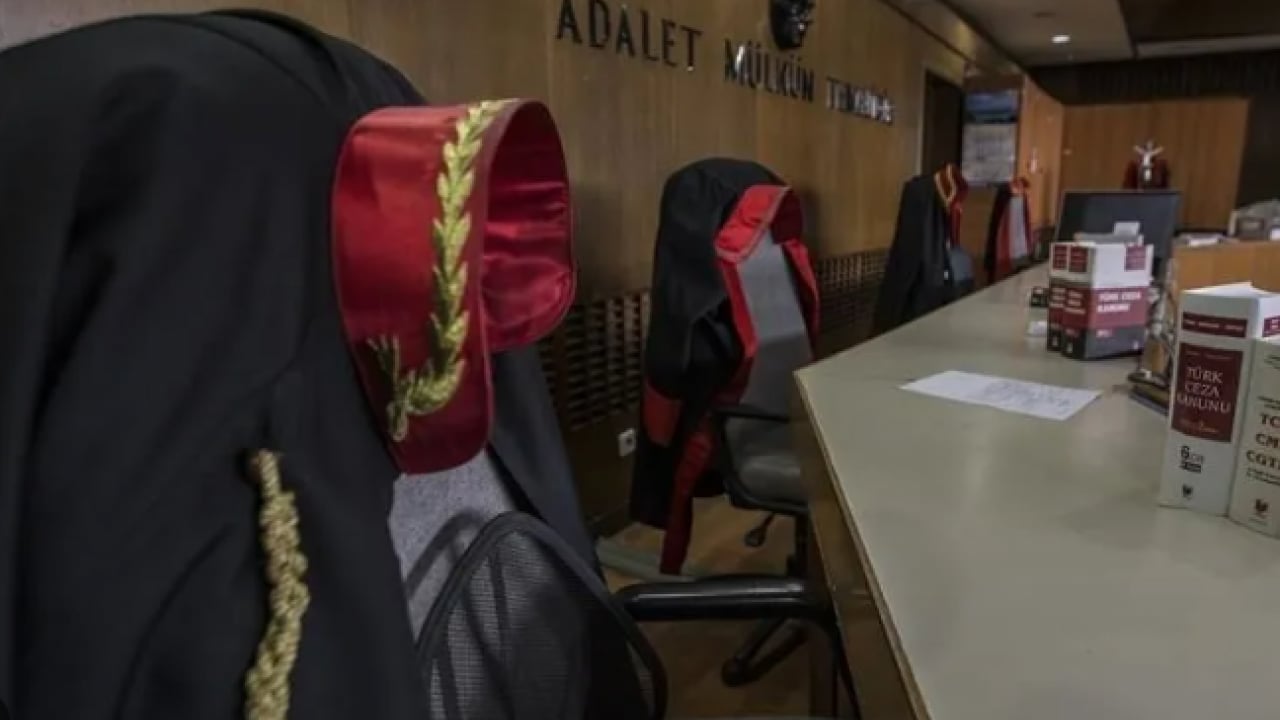Foto - Rezalet çıkaran İmamoğlu salondan atıldı! Suç örgütü davasında 3 sanığın tahliyesi istendi