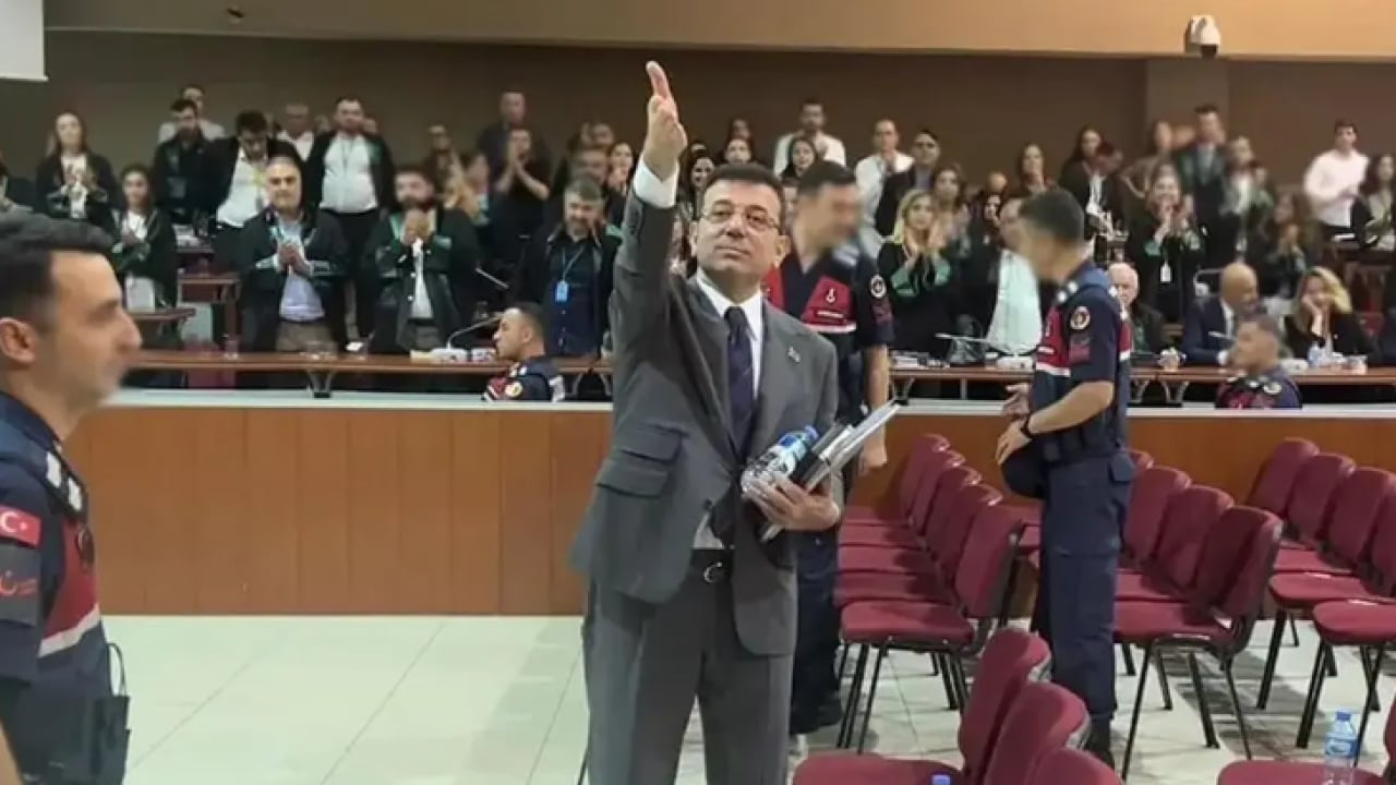 Foto - Rezalet çıkaran İmamoğlu salondan atıldı! Suç örgütü davasında 3 sanığın tahliyesi istendi