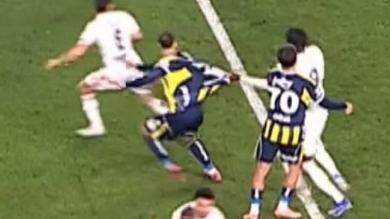 Foto - Rezalete bakın yahu! Üç günde kafa bu denli mi değişir? Yazıklar olsun...