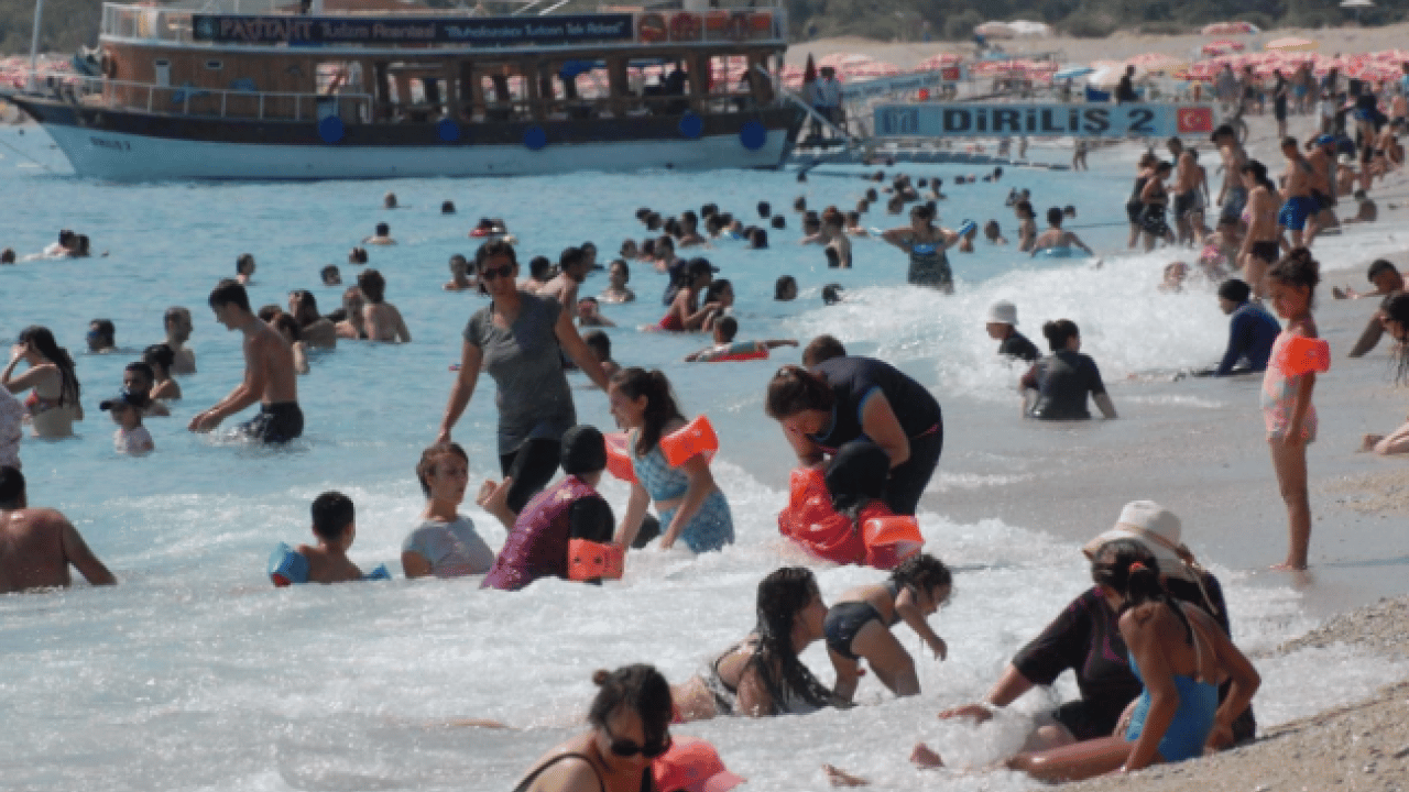 Foto - Rezervasyonlar yüzde 50’yi geçti! O ilçede bayram yoğunluğu