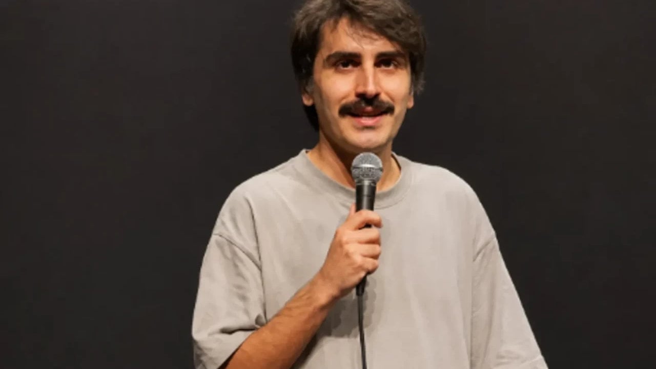 Foto - Rezil gösterisi Türkiye’yi ayağa kaldırmıştı! İslam’a ve Müslümanlara kin kusan sözde komedyen Deniz Göktaş yurt dışına mı kaçtı? 