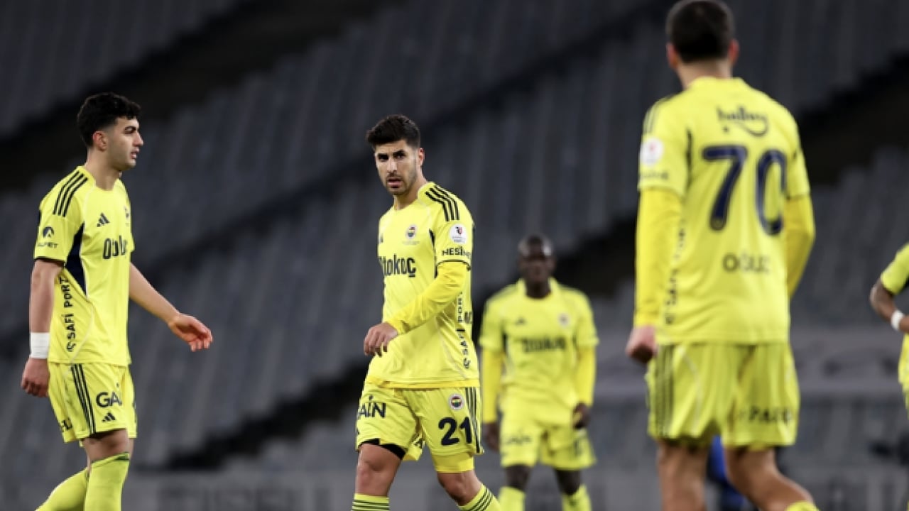 Foto - Rezillik sonrası... Kadıköy'de fay hattı kırıldı: 6 Fenerbahçeli bavulunu topladı