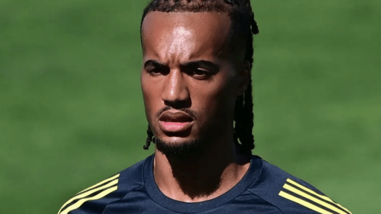 Foto - Rezillik sonrası... Kadıköy'de fay hattı kırıldı: 6 Fenerbahçeli bavulunu topladı