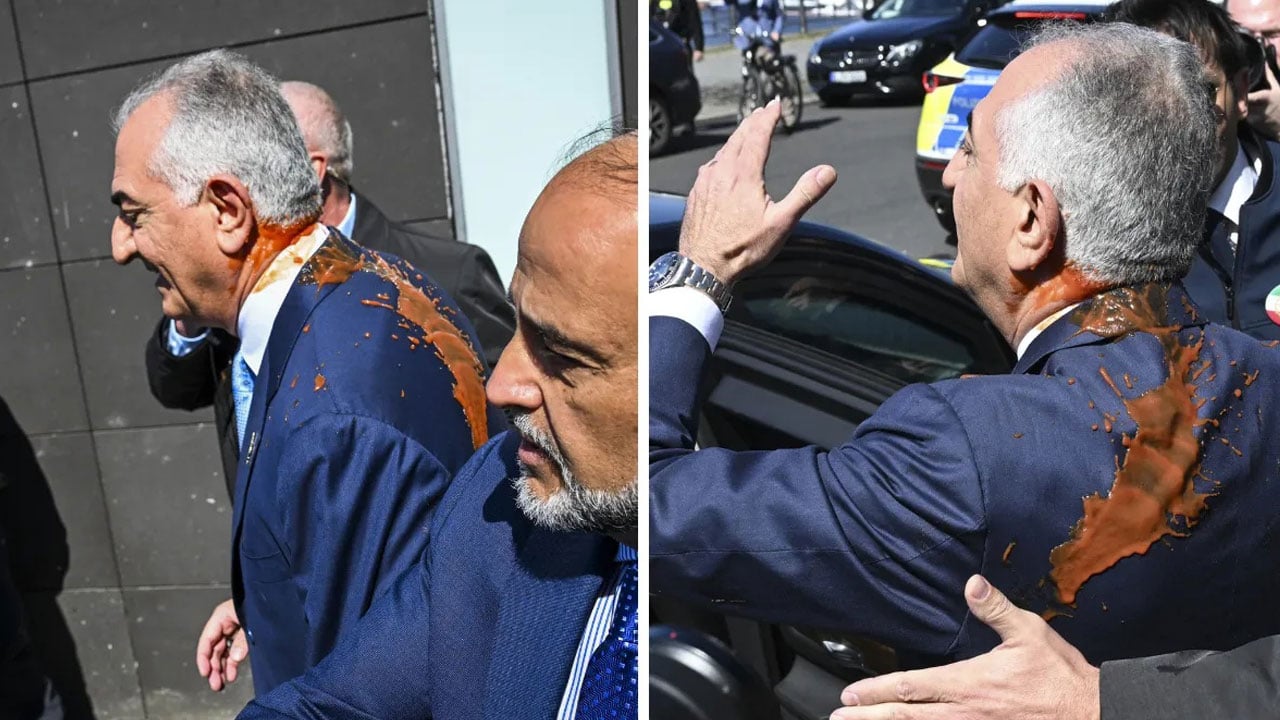 Foto - Rıza Pehlevi’ye kırmızı sıvı banyosu: Şah'ın işbirlikçi oğlu mat oldu!