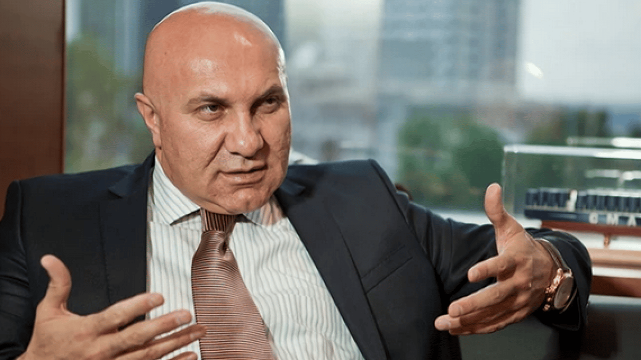 Foto - Robert Yüksel Yıldırım yine yaptı yapacağını! Galatasaray'dan bonservisiyle istediği oyuncuyu açıklayıp şok etti!