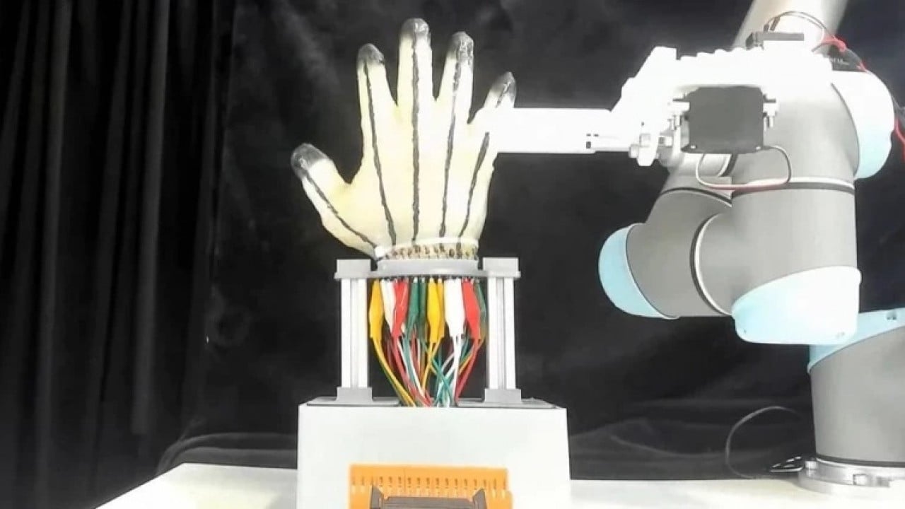Foto - Robotlarda dokunma devrim: Yeni yapay deri insan gibi hissediyor.