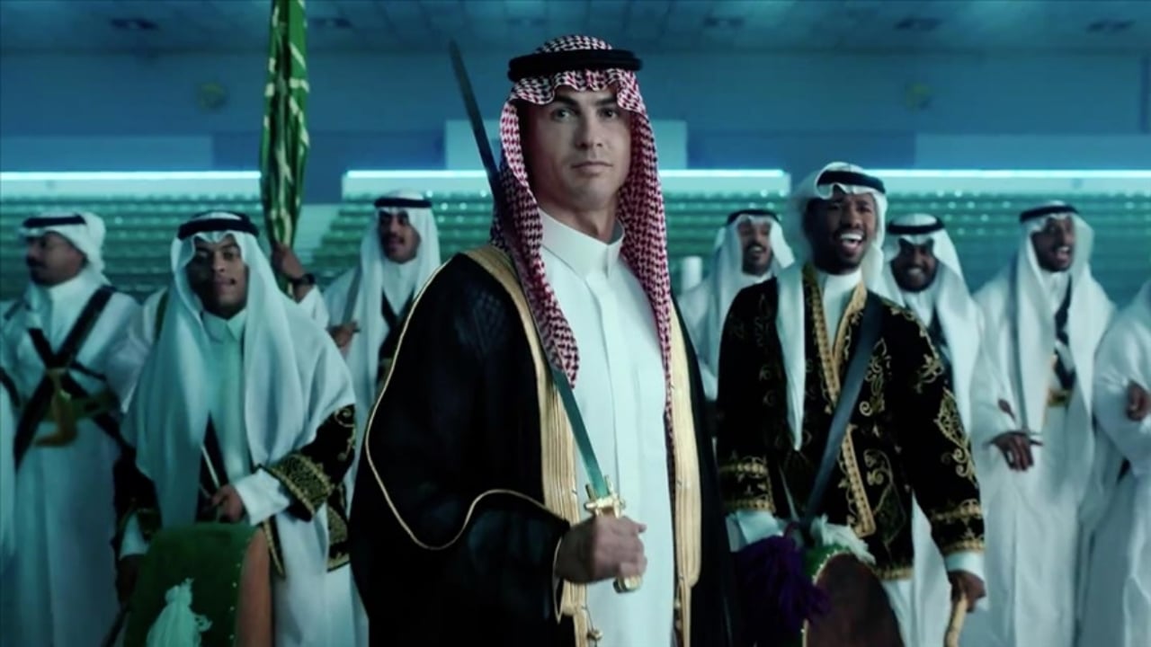 Foto - Ronaldo’nun etinden sütünden faydalanıyorlar! Suudi Arabistan’da ilginç ilan