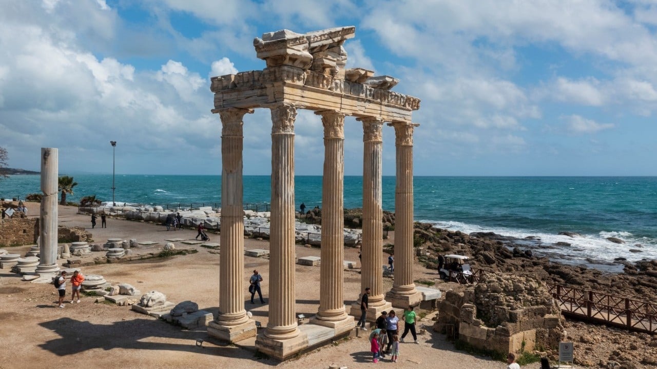 Foto - Ruslar, Almanlar, İngilizler akın akın Antalya'ya geldi: Ziyaretçi rekoru kırıldı...