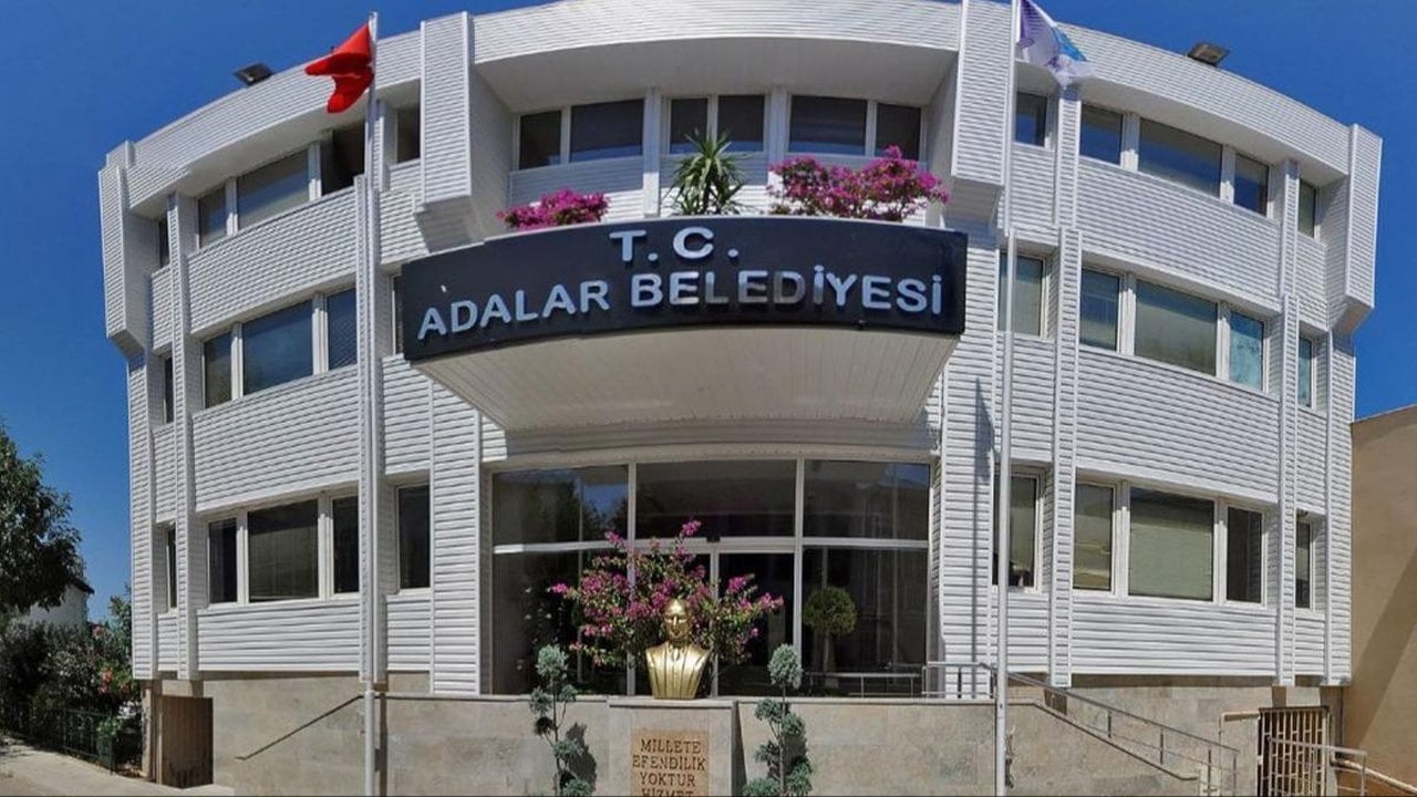 Foto - "Rüşvet" soruşturması kapsamında gözaltına alınmışlardı! CHP’li belediyeye operasyonda sıcak gelişme 