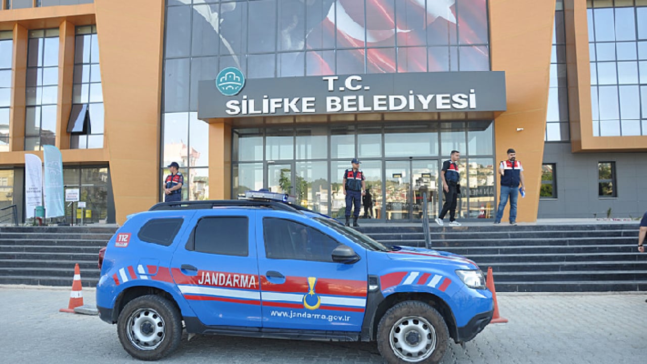 Foto - Rüşvetin kolisi bile belediyeden!