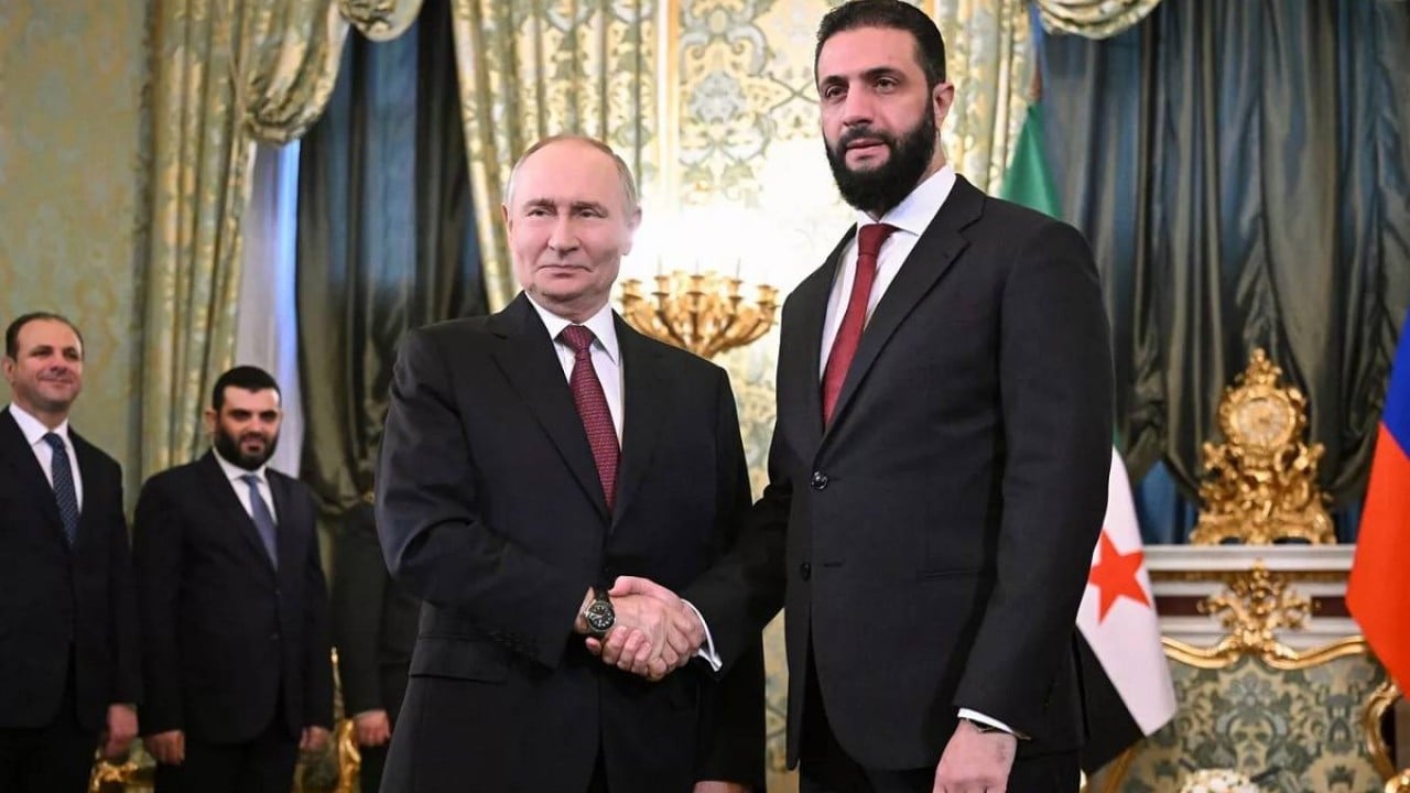 Foto - Rusya Ahmed El Şara'nın yanındaki bu ismi konuşuyor: Sanki görünmemeye çalışıyordu