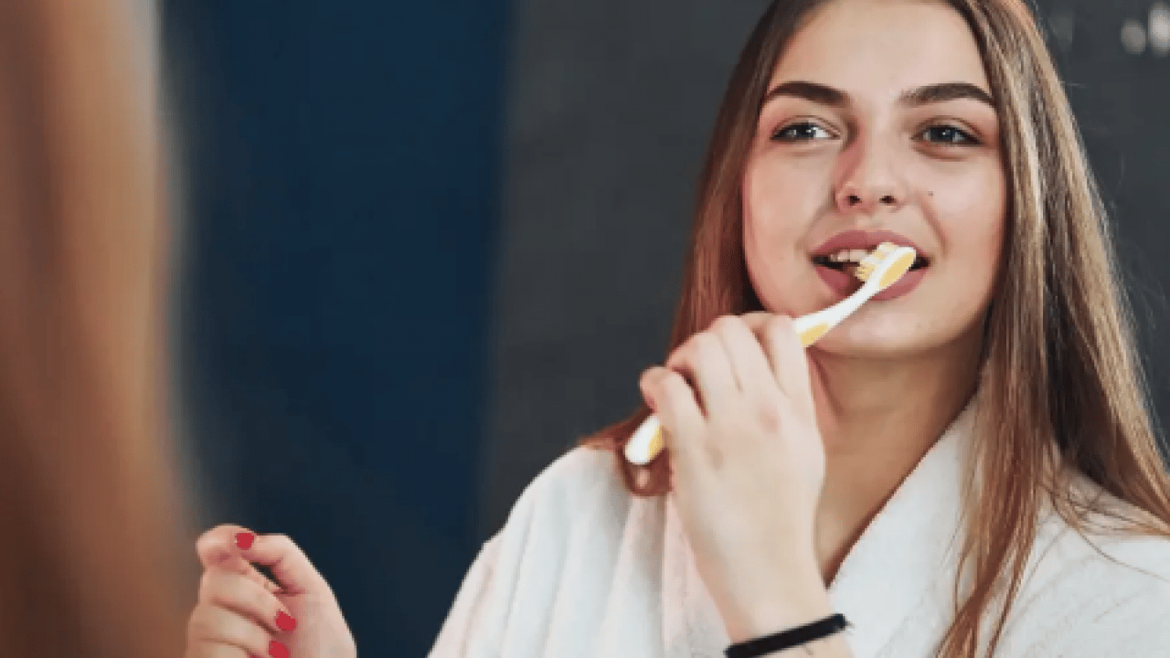 Foto - Rutin kontroller mi yoksa? Diş beyazlatma ürünleri efsane mi gerçek mi?