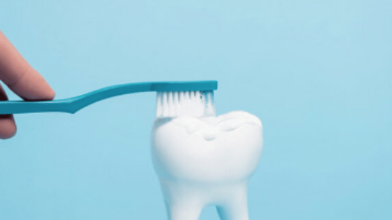 Rutin kontroller mi yoksa? Diş beyazlatma ürünleri efsane mi gerçek mi?