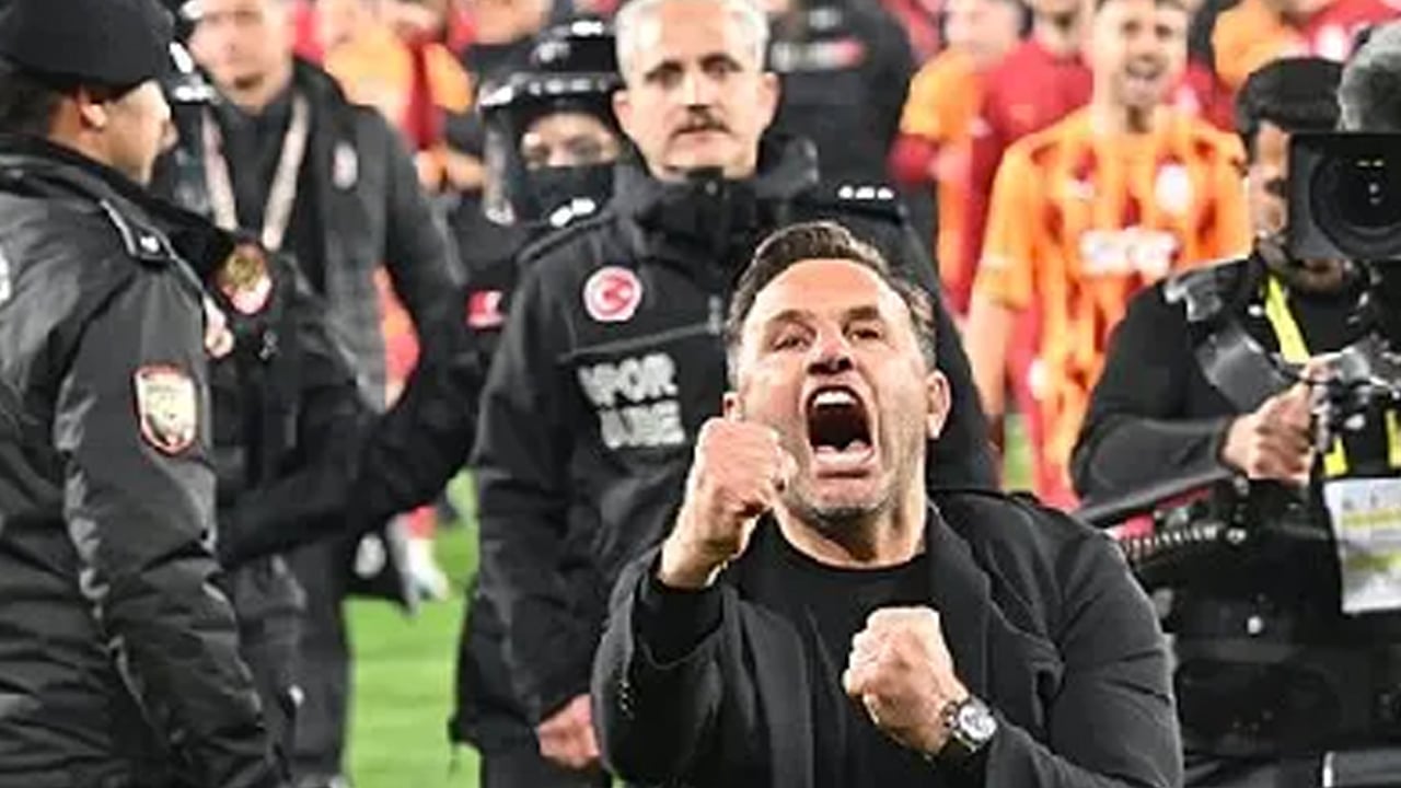 Foto - Saat 17.00’de farklı bir Galatasaray olacak sahada! Büyük sürprize imza attı Okan Buruk! Duyan herkes şaştı…