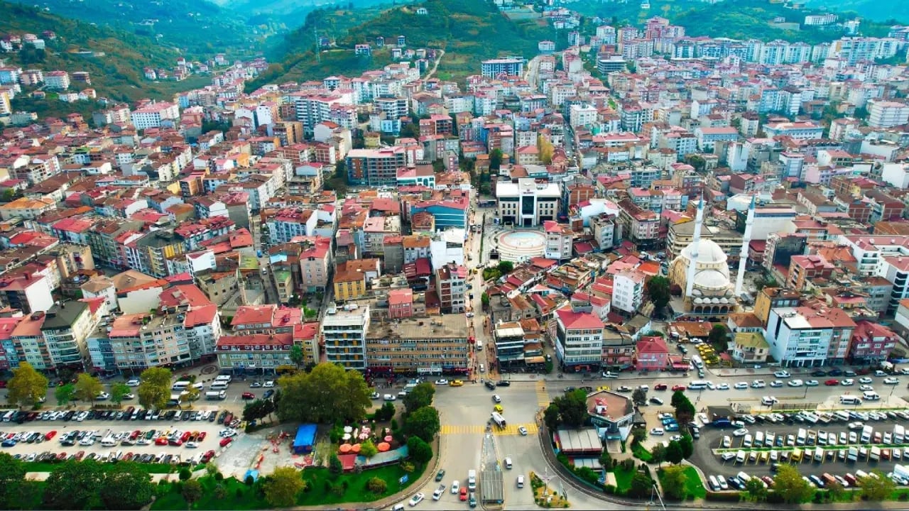 Saat 9’u 5 geçe siren çalmadı, koca ilçe karıştı! Sebebi herkesi şaşırttı