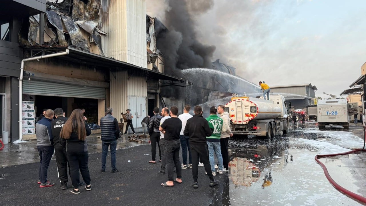 Foto - Saatler sürdü... Adana'daki yangın nihayet kontrol altında
