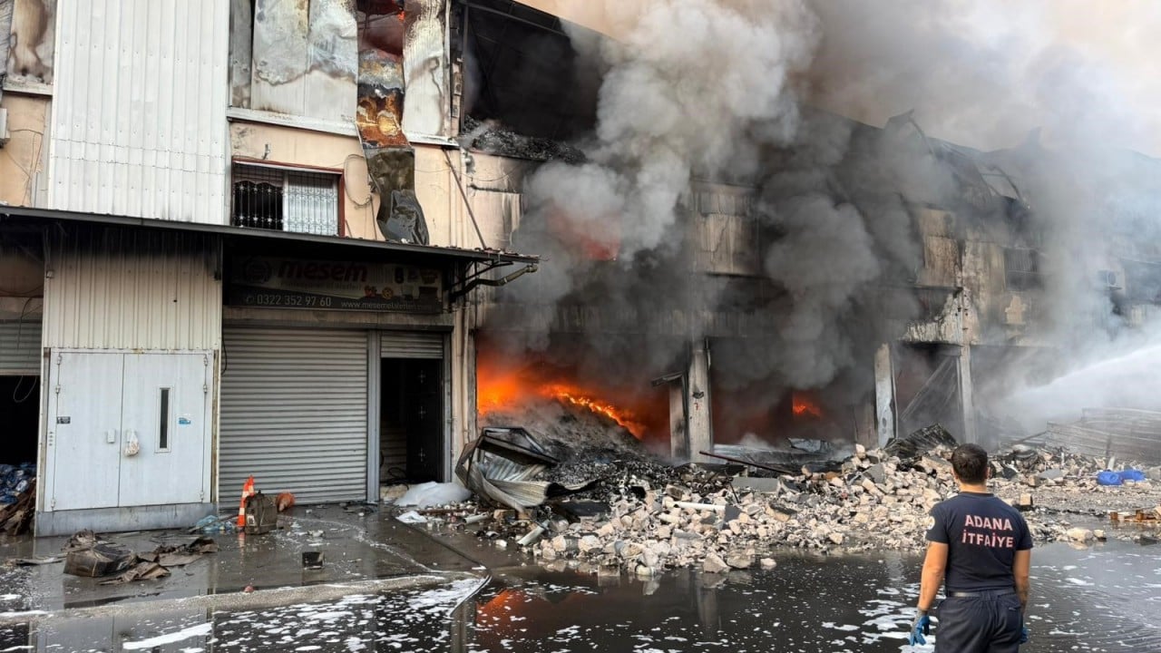 Foto - Saatler sürdü... Adana'daki yangın nihayet kontrol altında