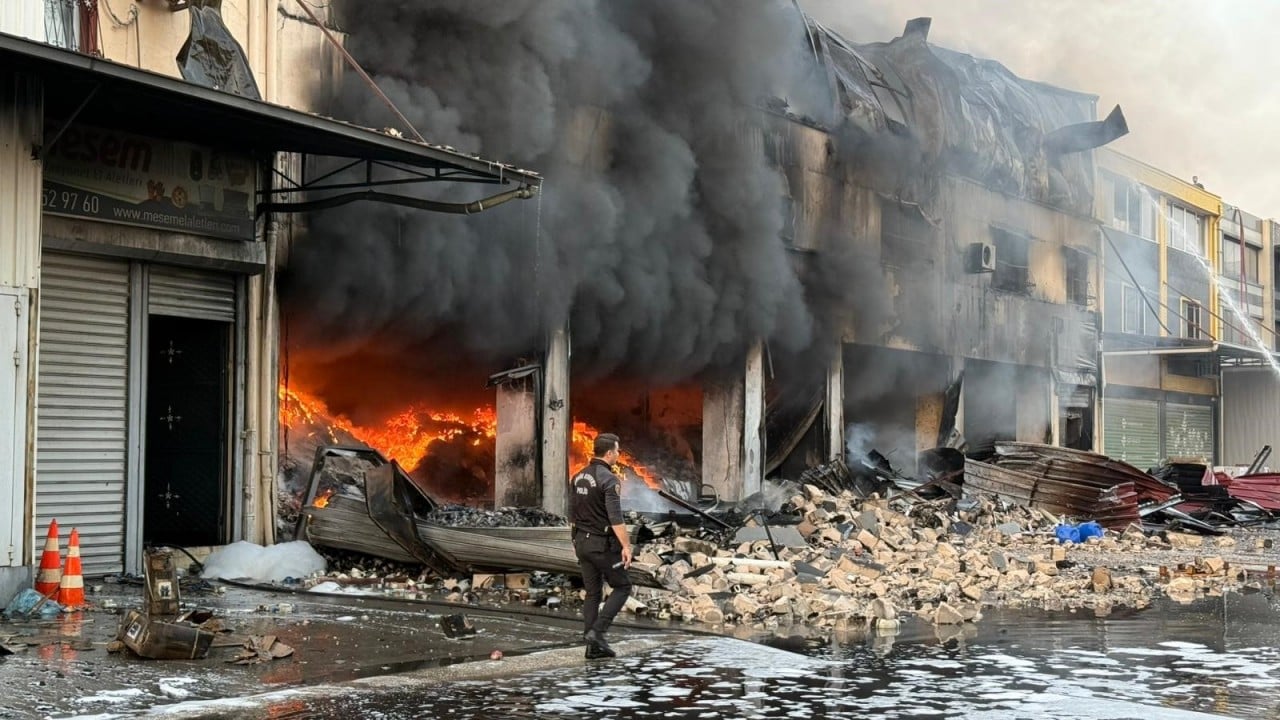 Foto - Saatler sürdü... Adana'daki yangın nihayet kontrol altında