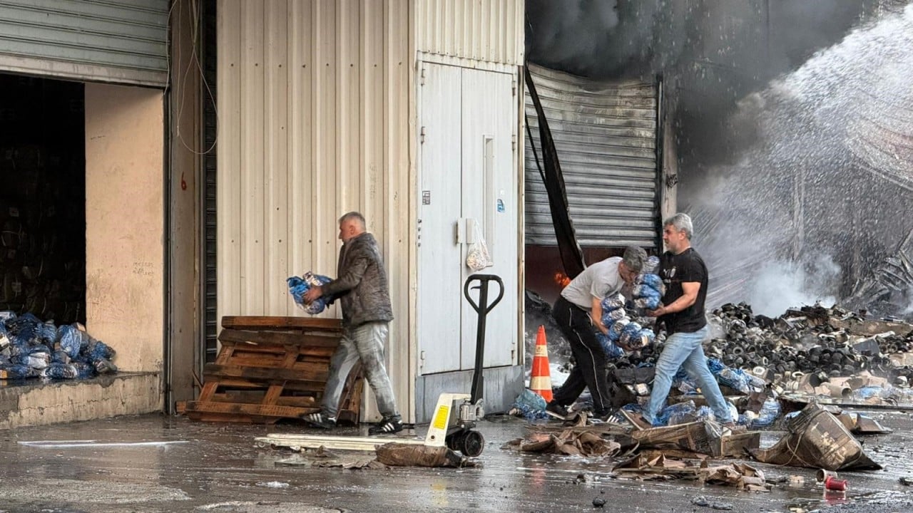 Foto - Saatler sürdü... Adana'daki yangın nihayet kontrol altında