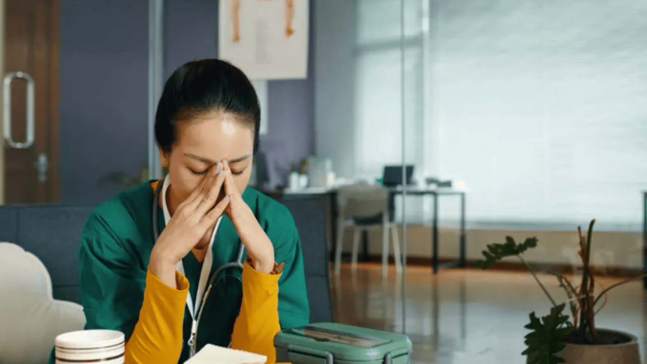 Sabah bu şekilde uyananlar dikkat: Ölüm riski var!