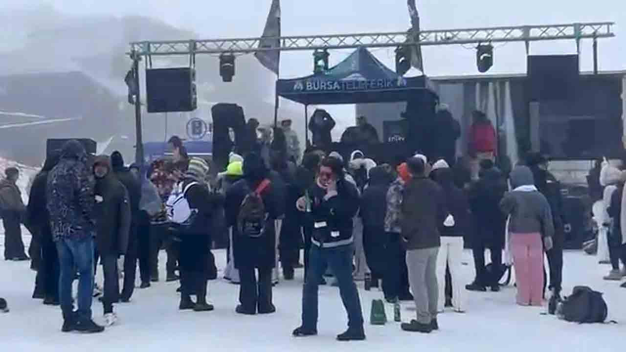 Foto - Sabah gidenler ‘tek uyanık ben değilmişim’ dedi: Metrelerce uzayan kuyruk bakın ne için