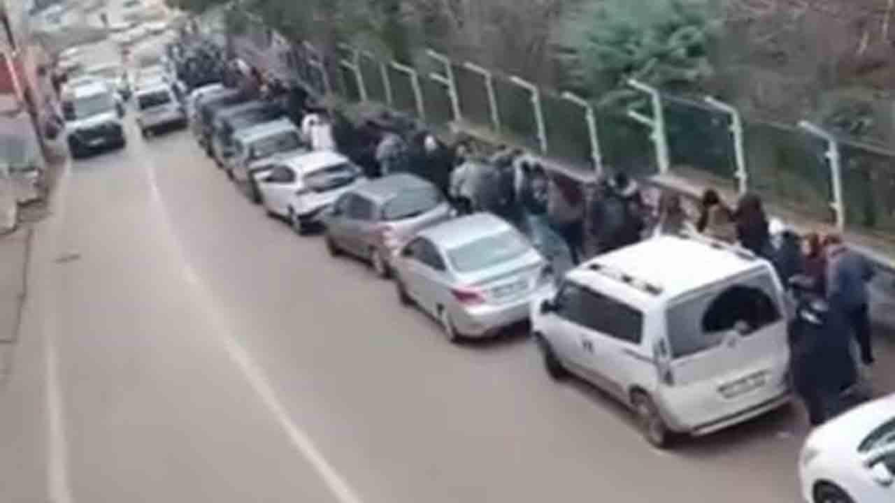 Foto - Sabah gidenler ‘tek uyanık ben değilmişim’ dedi: Metrelerce uzayan kuyruk bakın ne için