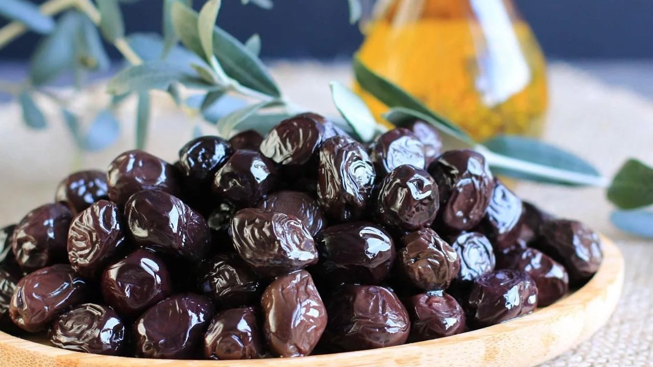 Sabah saatlerinde zeytin yerseniz... Neden olan 7 etken! Prof. Dr. Canan Karatay tavsiye etti! 