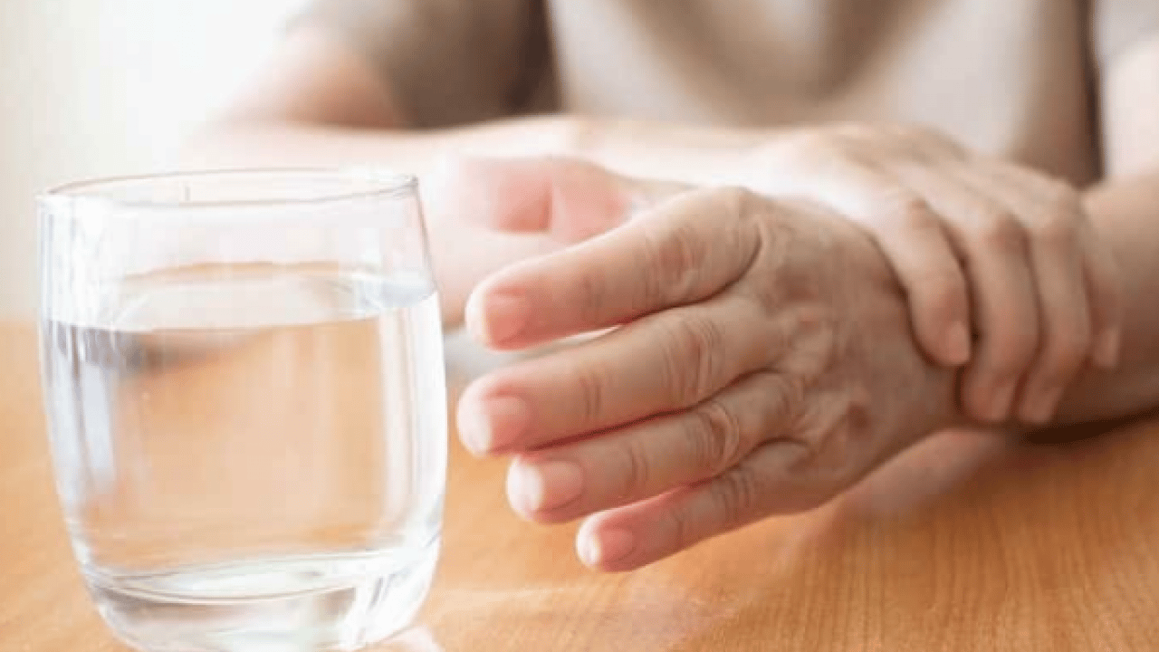 Sabahları sadece 2 bardak su içerseniz bakın neler oluyor! Uzman isimleri not edin...