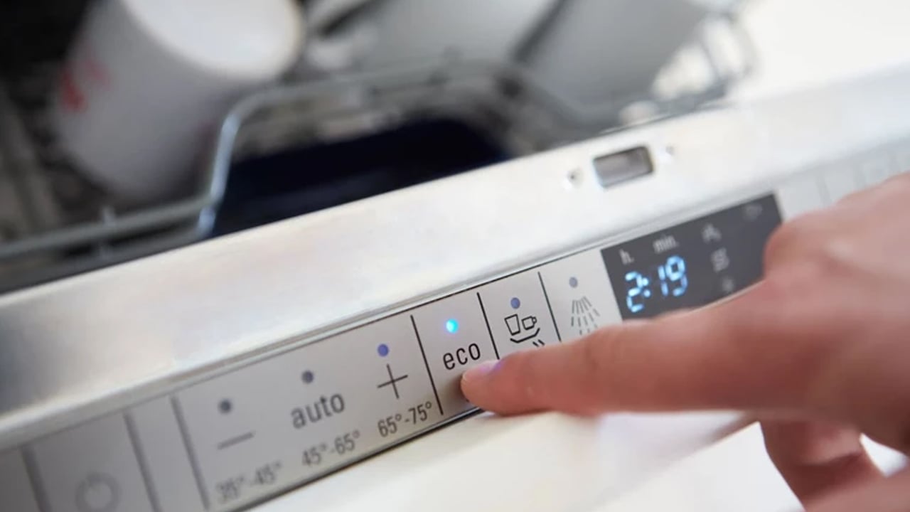 Sabır önemli! Kirli bulaşıkları lavaboda bırakıp yatanlar dikkat: O gece bakın neler oluyor! En önemli çözüm bu izin verin