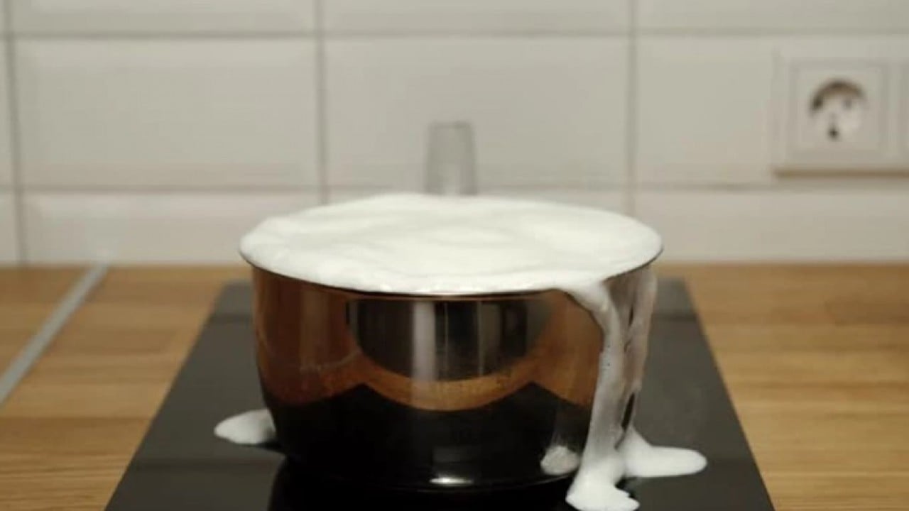 Foto - Saç baş yolduran soruna kolay çözüm! İşte sütün ocakta taşmamasını sağlayan yöntem