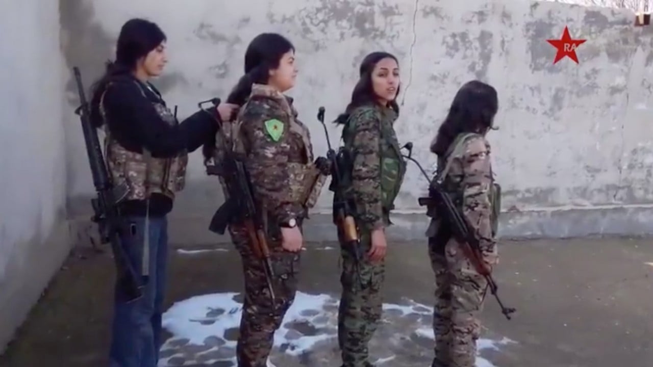 Foto - ‘Saç örme PKK’ya ait değil’ diyenler görsün! Bakın bu akıma kimleri alet ettiler