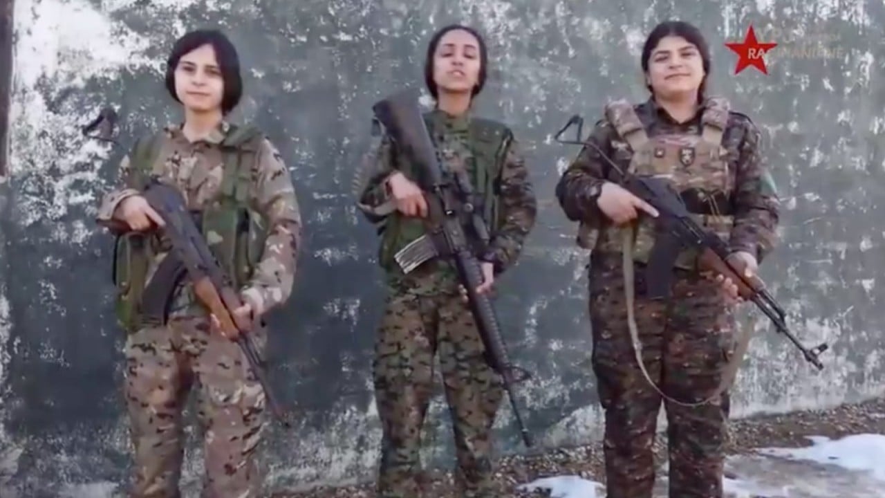 Foto - ‘Saç örme PKK’ya ait değil’ diyenler görsün! Bakın bu akıma kimleri alet ettiler