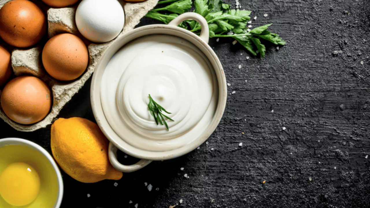 Saç uzatmak için yoğurt mu yoksa yumurta mı? Sayısız fayda sunuyor! O bakın ne