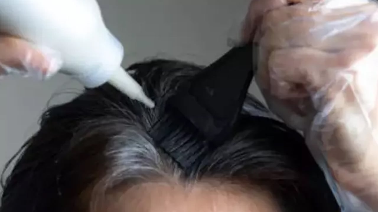 Foto - Saç boyamaya son! Saç yakan boyalar çöpe: Beyaz saçları simsiyah yapan çözüm var! Kına ve indigo...