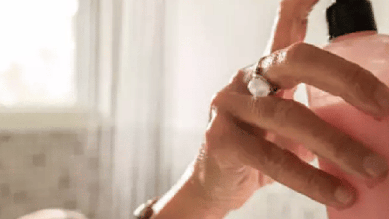 Saç yıkarken yapılan 4 hata! Uzmanlar 'bunları sakın yapmayın' diyerek duyurdu...