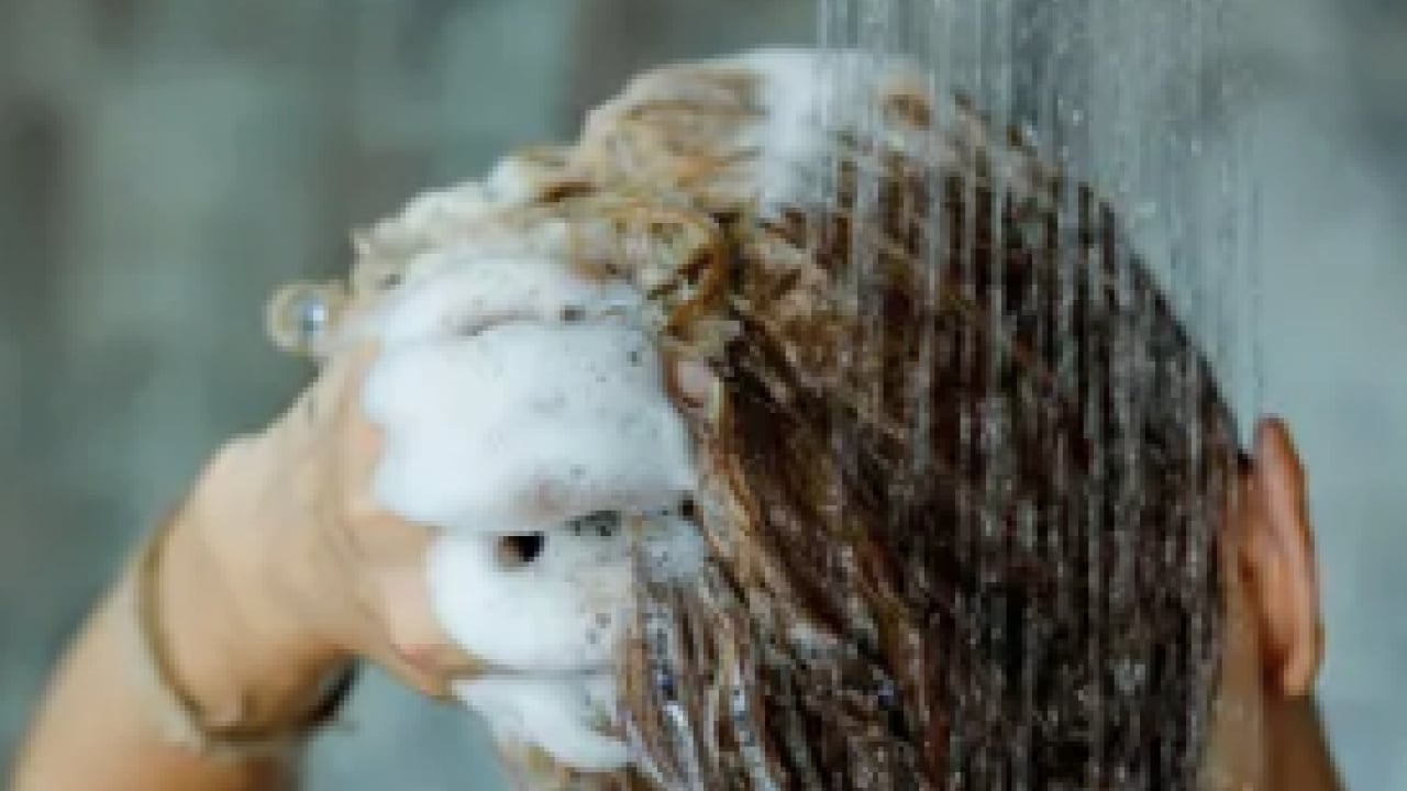 Foto - Saç yıkarken yapılan 4 hata! Uzmanlar 'bunları sakın yapmayın' diyerek duyurdu...