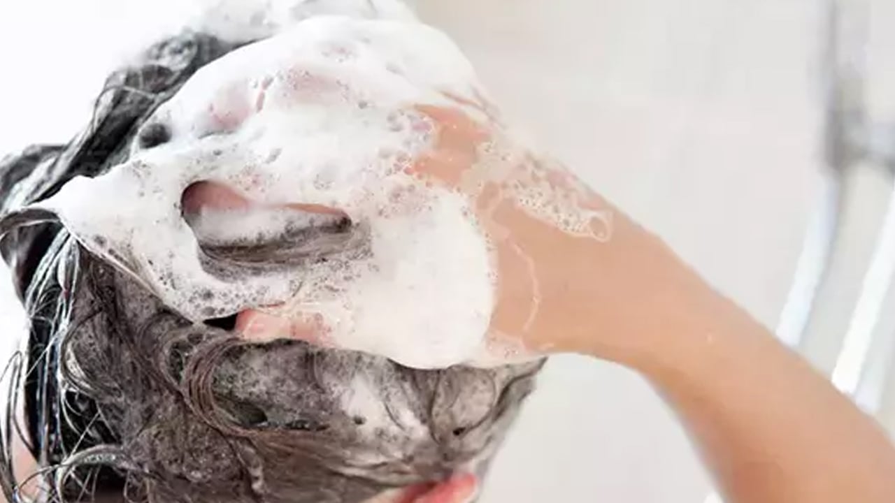 Foto - Saçınızı mahveden 5 alışkanlık: Ünlü 40 yıllık kuaför yapılan 5 hatayı sıraladı... Neden olabilir