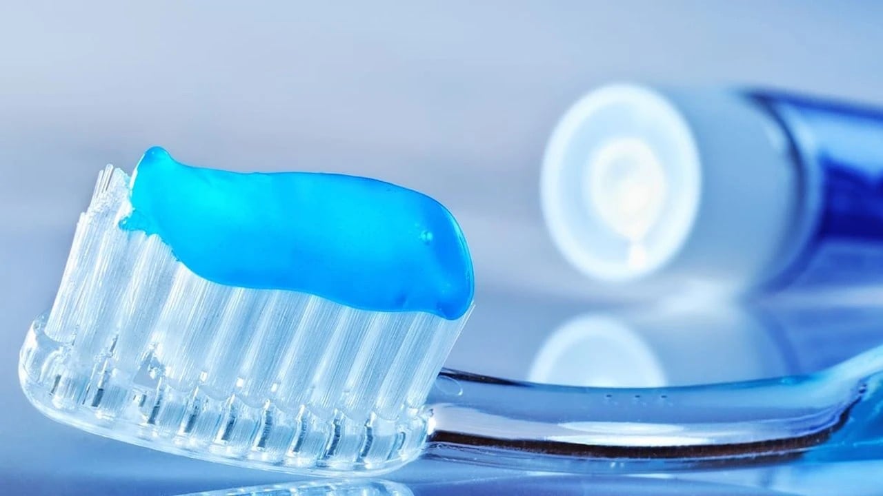 Foto - Saçtan yapılan diş macununun beklenmedik etkisi çıktı!